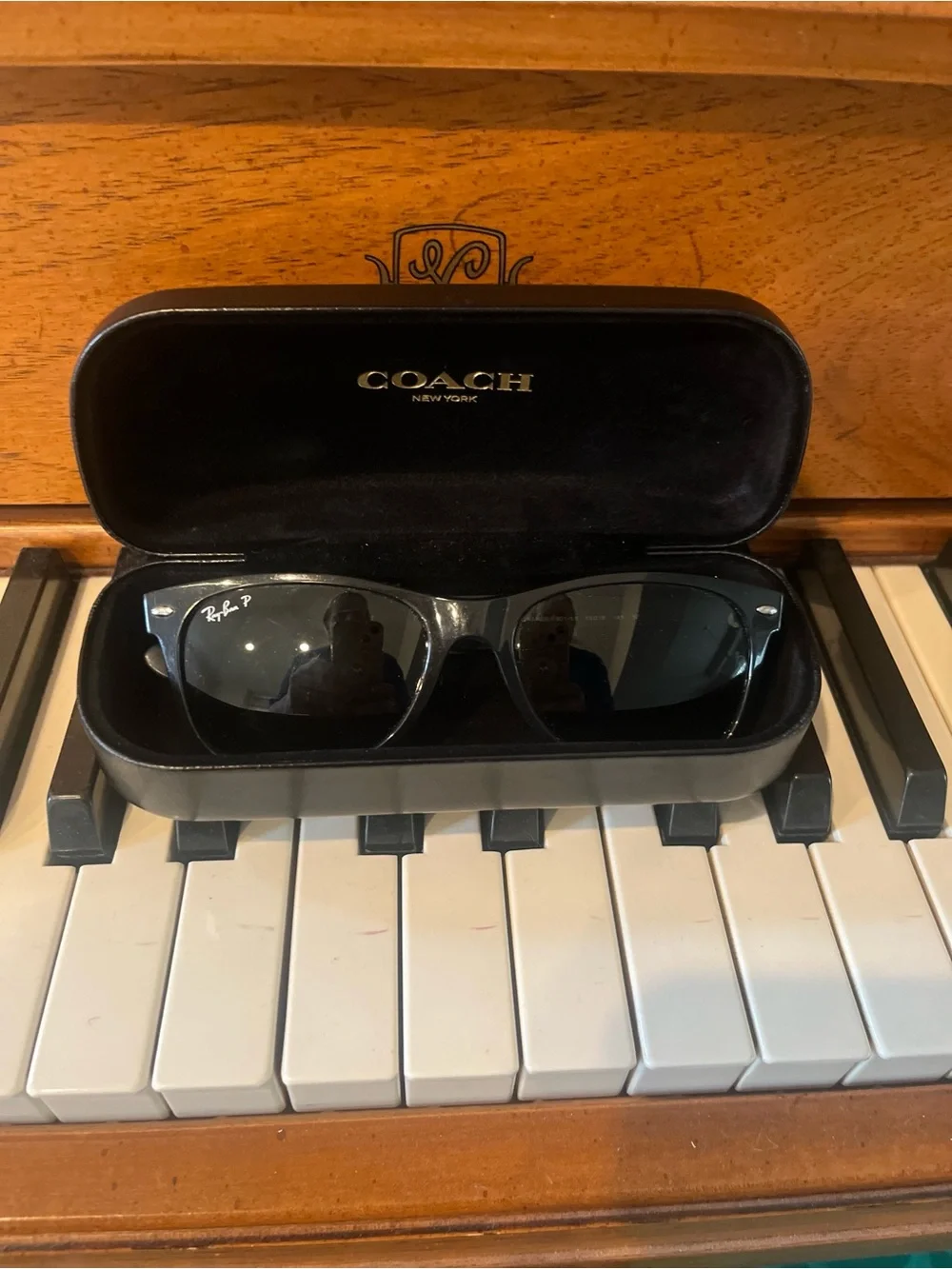 Coach Hard ClamShell Hinged Glasses / Sunglasses Case EUC